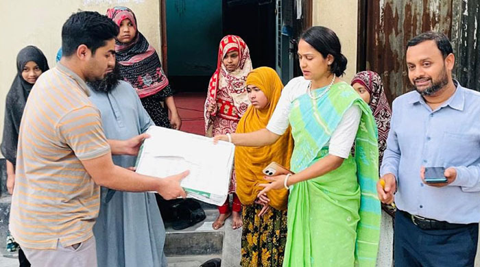 গোয়ালন্দের মাদরাসা ও এতিমখানায় সৌদি সরকারের পাঠানো খেজুর বিতরণ